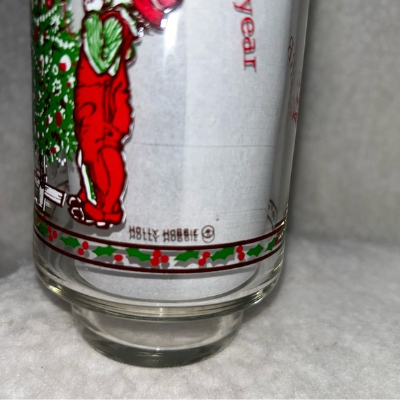 Holly Hobbie & Robbie 16oz glass 1977 Christmas is here American Greeting by - Picture 2 of 9